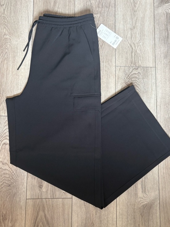Athleta Pants - Athleta Promenade Cargo Pant Black L Tall NWT Wide Leg Travel Hiking Athleisure